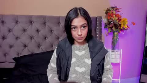 Snapshot of lilith_petit_ chatting on July 12, 3:36 pm Lili petit online show from July 12, 3:36 pm