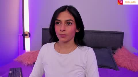 Snapshot of lilith_petit_ chatting on July 18, 1:26 pm Lili petit online show from July 18, 1:26 pm