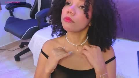 Snapshot of lilith_pink__ chatting on May 6, 3:46 am Lilith pink online show from May 6, 3:46 am