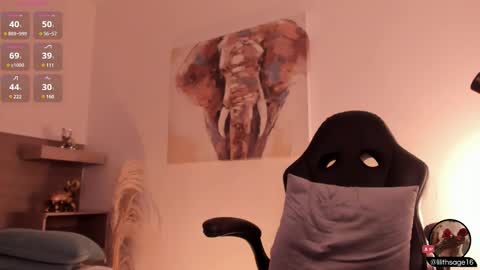 lilith_sage_ online show from February 17, 2:37 pm