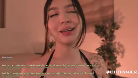 lilith_sage_ online show from September 18, 12:18 pm