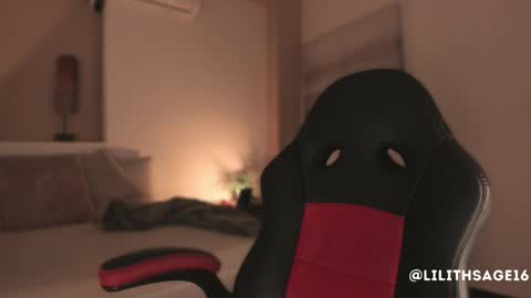 lilith_sage_ online show from October 8, 11:41 am