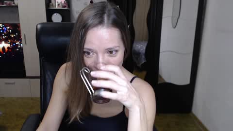 lilith small21 online show from December 10, 5:33 pm