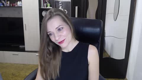 lilith small21 online show from December 1, 9:03 am