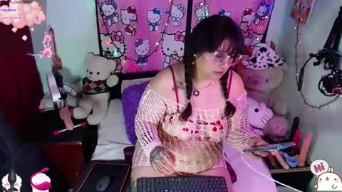 Snapshot of lilith_tyler chatting on July 16, 2:50 am lilith_tyler online show from July 16, 2:50 am