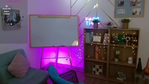 LILITH 200 LIKES   Thursday Clown Costume M online show from January 24, 9:58 pm