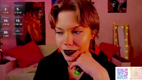 Snapshot of lilithbroke69 chatting on June 18, 10:36 pm Lilith online show from June 18, 10:36 pm