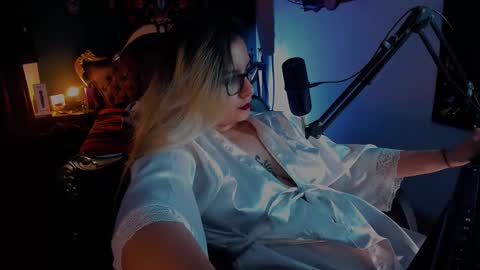Snapshot of lilithmystic01 chatting on January 20, 3:26 am lilithmystic01 online show from January 20, 3:26 am