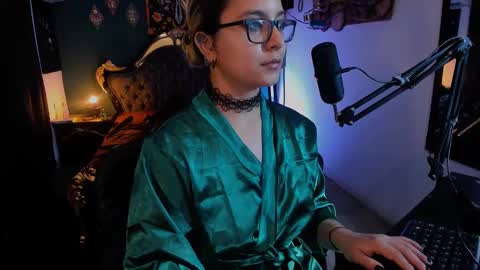 Snapshot of lilithmystic01 chatting on January 21, 2:00 am lilithmystic01 online show from January 21, 2:00 am