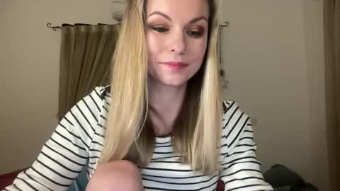 Snapshot of lilithnewdawn chatting on February 26, 8:52 pm lilithnewdawn online show from February 26, 8:52 pm