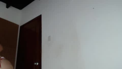 lilithphillis1 online show from December 18, 5:19 pm