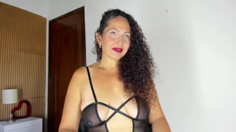 lilithphillis1 online show from March 27, 5:12 pm