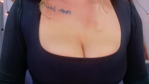 lilithsmith__ online show from February 24, 11:41 am