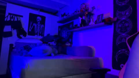 Snapshot of lilithstar_666 chatting on September 16, 2:45 am Lilith morningstar Independent Model Helpme to reach 100 likes online show from September 16, 2:45 am