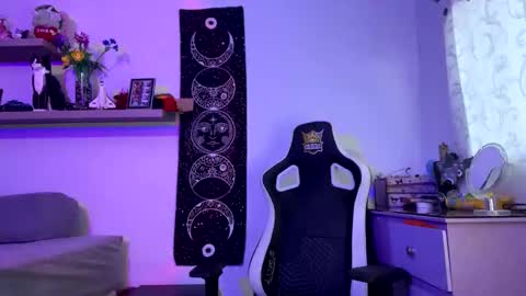 Snapshot of lilithstar_666 chatting on September 20, 10:11 pm Lilith morningstar Independent Model Helpme to reach 100 likes online show from September 20, 10:11 pm