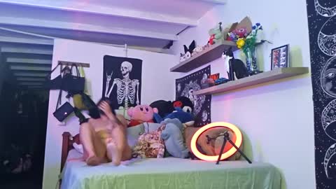 Snapshot of lilithstar_666 chatting on September 30, 10:59 pm Lilith morningstar Independent Model Helpme to reach 100 likes online show from September 30, 10:59 pm