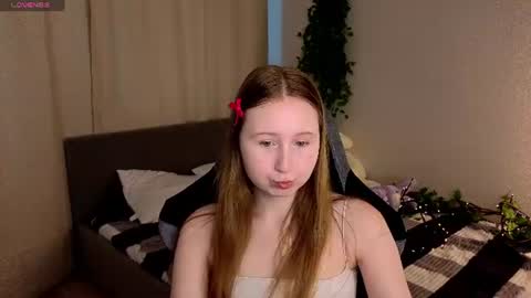 Snapshot of lilitiny chatting on July 1, 1:29 am Lili Tiny GMT2 3-10AM MonTueWedThuSat online show from July 1, 1:29 am