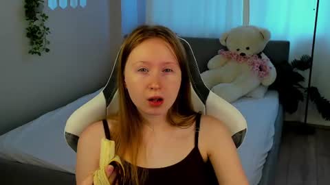  Lili Tiny  GMT2 3-10AM  MonTueWedThuSat online show from August 4, 3:32 am