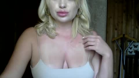 Snapshot of liliya133244 chatting on June 30, 3:35 pm liliya133244 online show from June 30, 3:35 pm