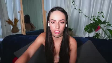 Lill Dayna online show from November 17, 8:53 am