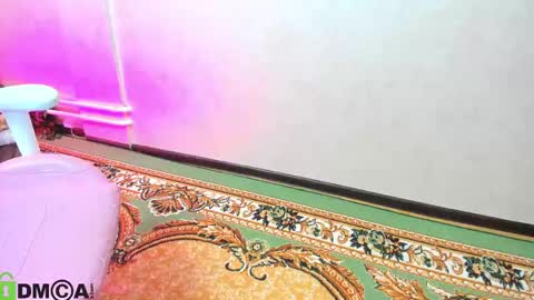 Snapshot of lillian_blake chatting on October 14, 1:06 am LILY online show from October 14, 1:06 am