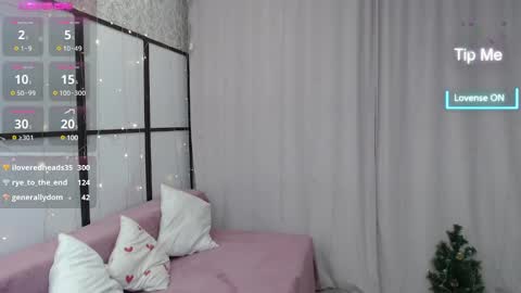 Lillian online show from December 27, 3:04 pm