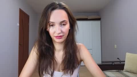 Lillian online show from November 25, 7:19 am