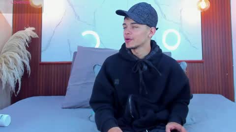 Snapshot of lillian_lee1 chatting on April 21, 4:45 pm lillian_lee1 online show from April 21, 4:45 pm