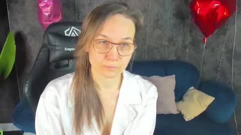 lillian_white1 online show from March 2, 12:57 am