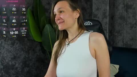 lillian_white1 online show from May 23, 12:49 am