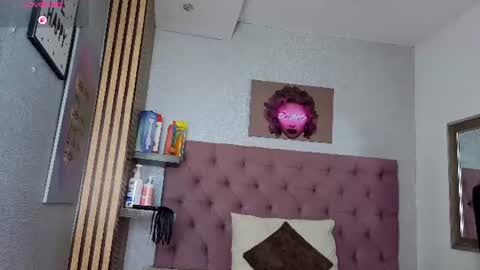 Snapshot of lillie__harper chatting on June 19, 12:20 pm lillie__harper online show from June 19, 12:20 pm