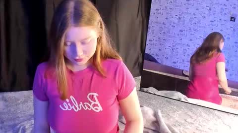 lillie_berry online show from October 5, 4:44 am