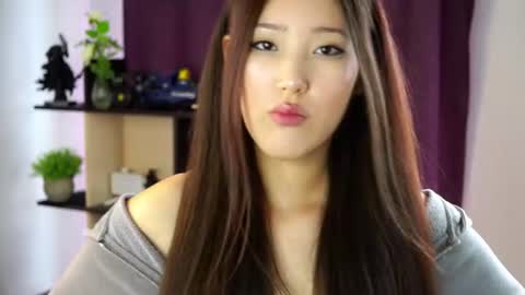 Snapshot of lillie_sun chatting on June 15, 10:39 am lillie_sun online show from June 15, 10:39 am