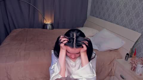 Celina Lillie online show from December 20, 9:11 pm