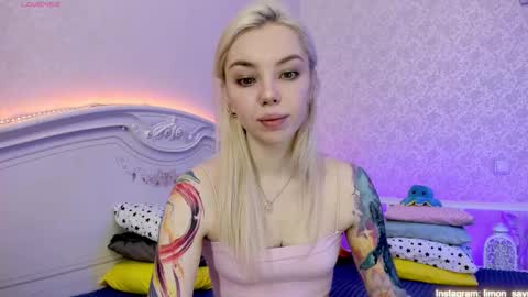 LilliMoore online show from January 29, 12:12 am