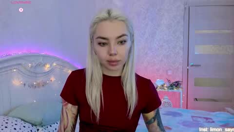 LilliMoore online show from October 29, 11:39 pm