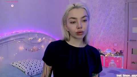 LilliMoore online show from November 4, 11:48 pm