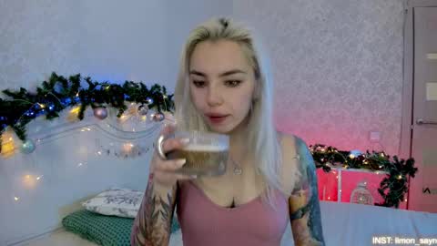 LilliMoore online show from January 12, 11:32 pm