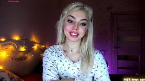 LilliMoore online show from April 5, 11:24 pm