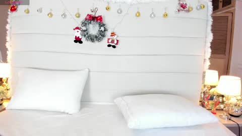 Snapshot of lilly_2809_ chatting on December 14, 4:12 am Lizeth follow me in my igimlilycute 3 online show from December 14, 4:12 am