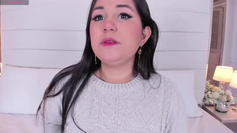 Snapshot of lilly_2809_ chatting on January 12, 3:49 am Lizeth follow me in my igimlilycute 3 online show from January 12, 3:49 am