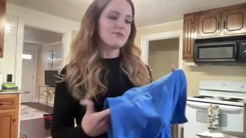 lilly_adams88 online show from June 19, 8:01 pm