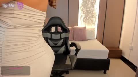 L I L L Y online show from December 21, 12:23 pm