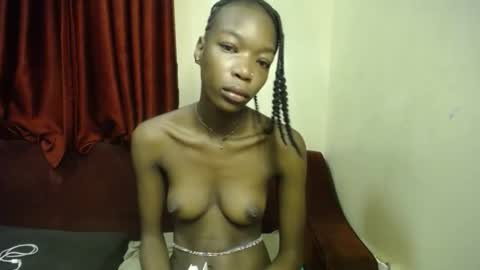 Snapshot of lilly_freak chatting on March 9, 2:48 am Des online show from March 9, 2:48 am