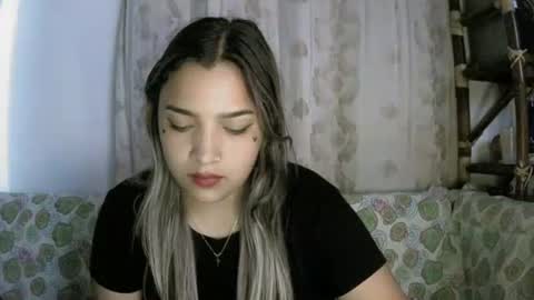 Snapshot of lilly_ocean22 chatting on April 30, 7:47 am Sey - Lilly online show from April 30, 7:47 am