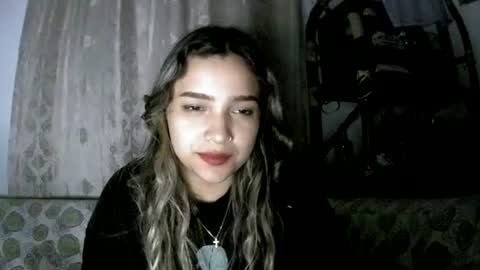 Snapshot of lilly_ocean22 chatting on June 30, 6:14 am Sey - Lilly online show from June 30, 6:14 am