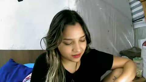 Snapshot of lilly_ocean22 chatting on July 28, 9:14 pm Sey - Lilly online show from July 28, 9:14 pm