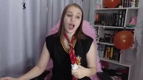 LillyFan X online show from November 2, 4:59 am