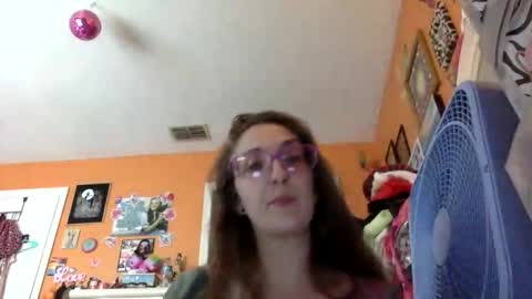 Snapshot of lillylushabae chatting on April 29, 8:59 pm hi guys im back on here 3 online show from April 29, 8:59 pm
