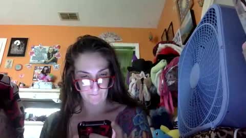 Snapshot of lillylushabae chatting on May 13, 6:16 pm hi guys im back on here 3 online show from May 13, 6:16 pm